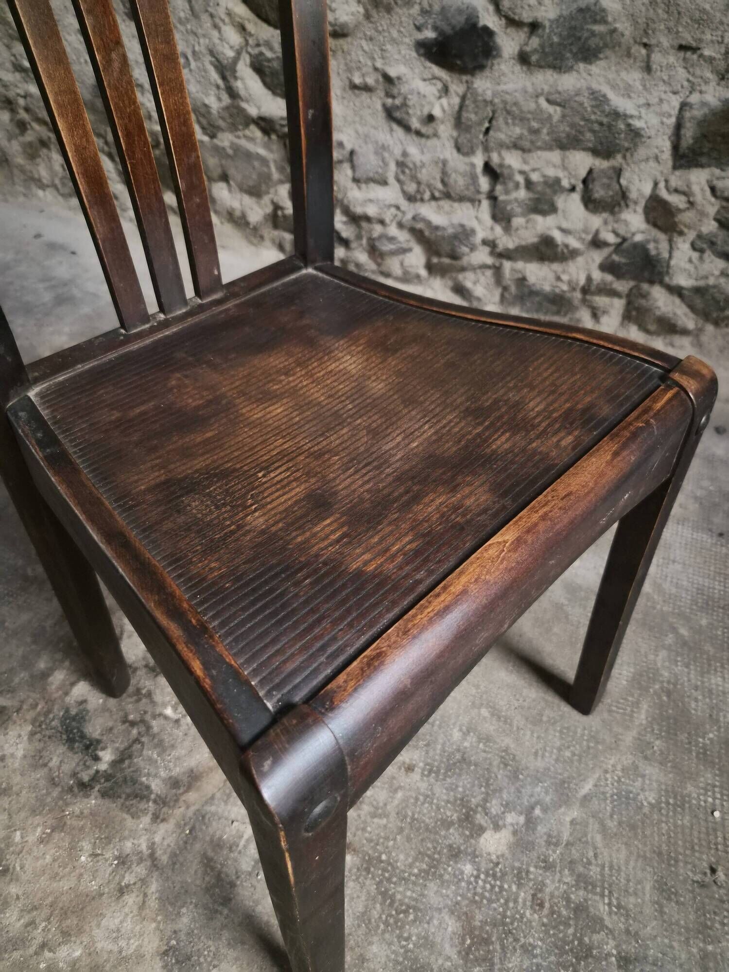 Set of 4 antique French bistro chairs Stella, circa 1900–1920.