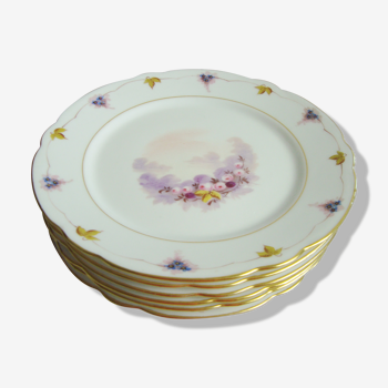 Lot de 6 assiettes, porcelaine de Paris du XIXème siècle avec motifs de roses peintes