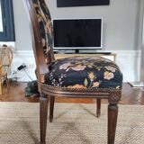 Paire de chaises style Louis XVI dossier médaillon