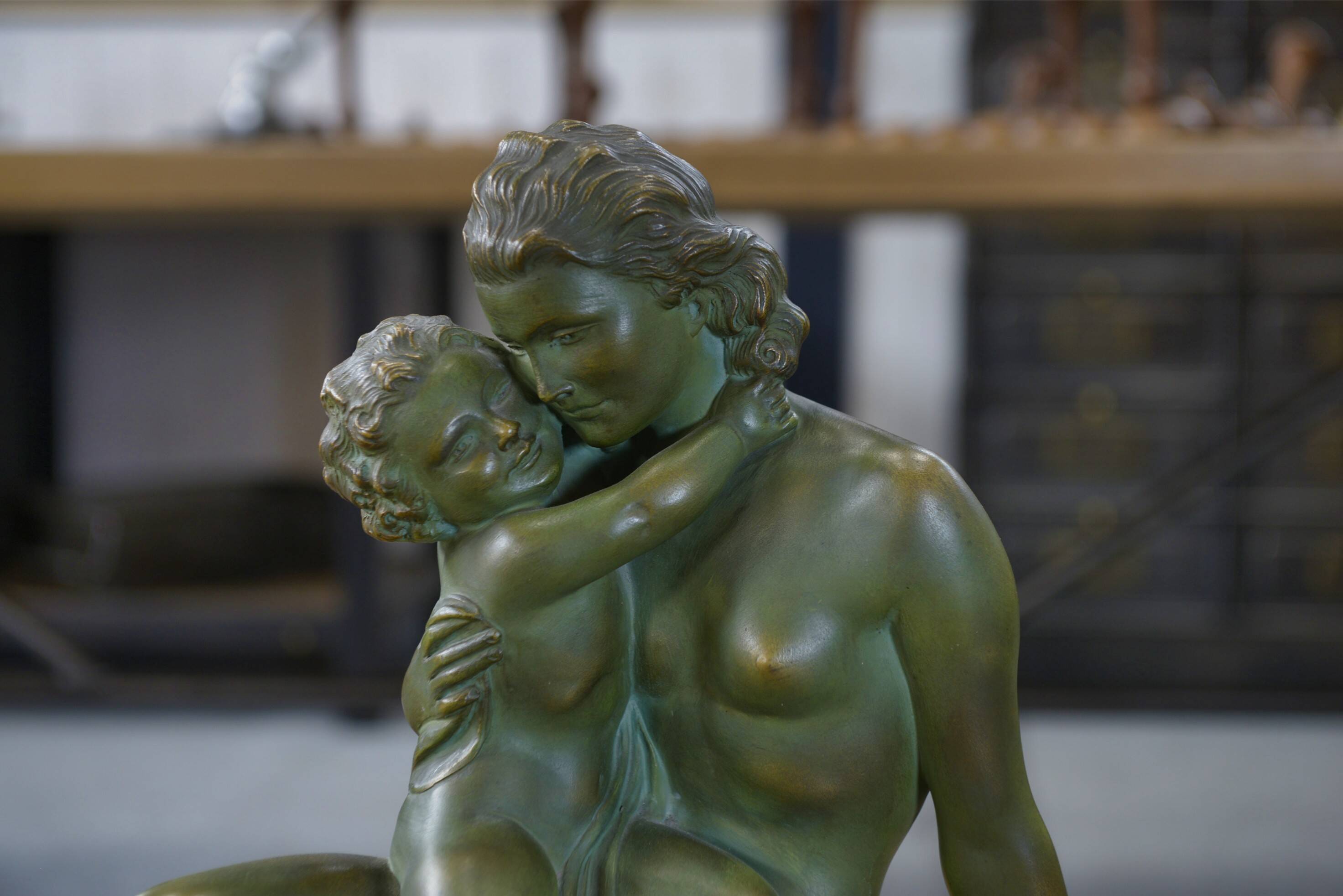 Sculpture en terre cuite patine bronze par Ugo Cipriani