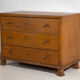 Commode ancienne à trois tiroirs (vers 1920)