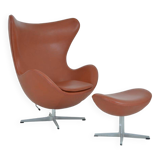 Fauteuil Egg et son repose pied d’Arne  Jacobsen  Edité par Fritz Hansen.