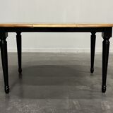 Black extendable classic dining table, 6/8 place settings