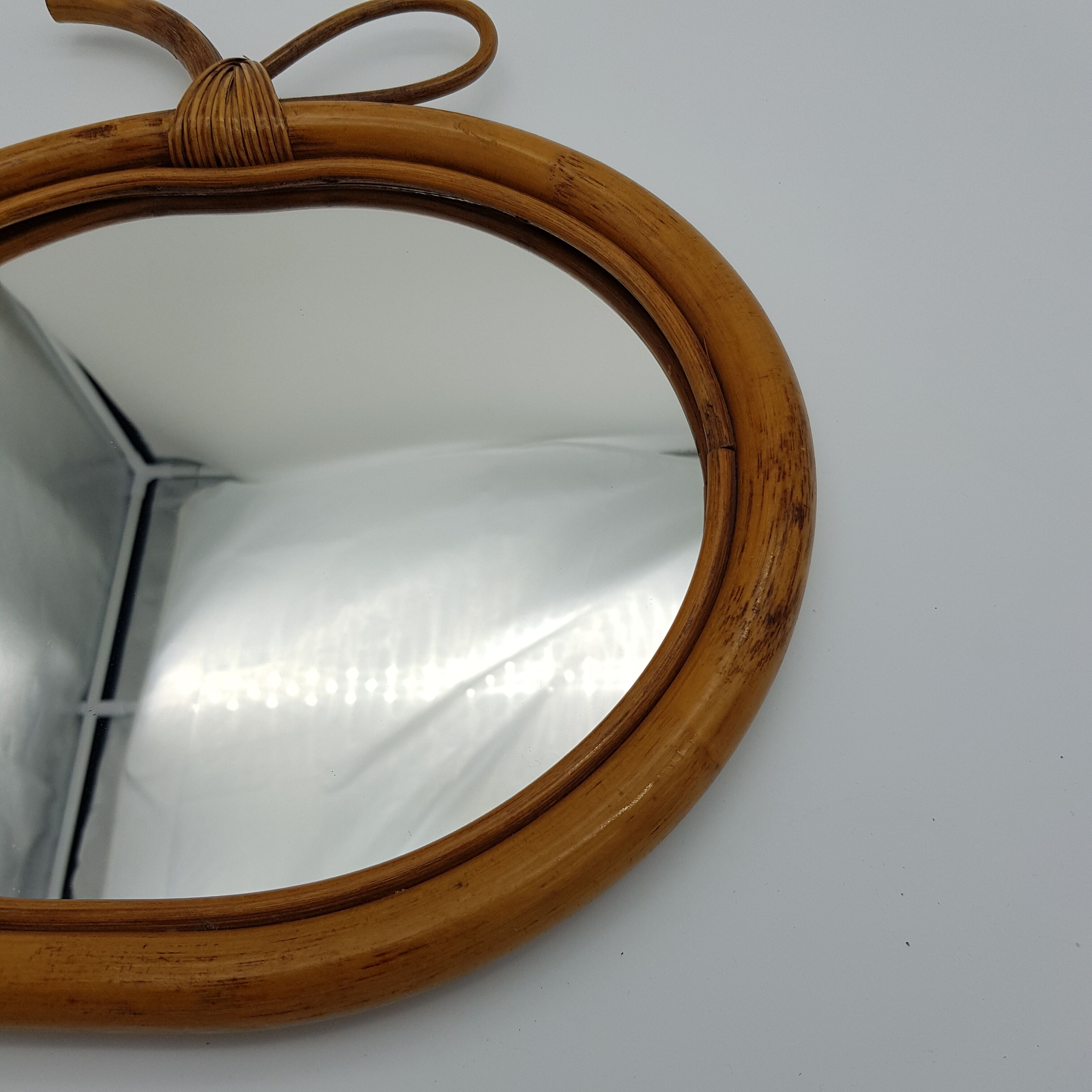 Vintage mirror apple-shaped in bamboo - 32cm