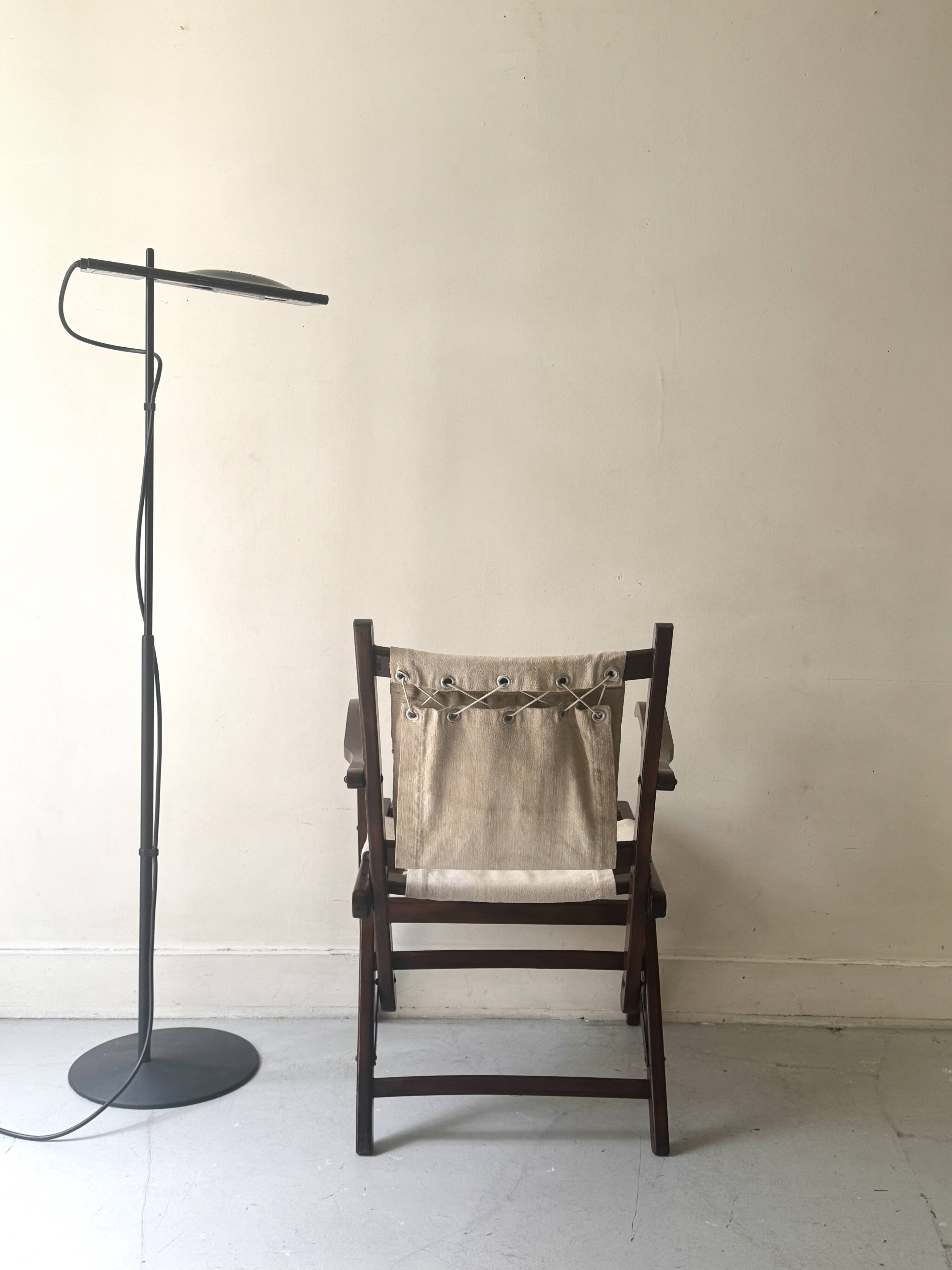 "Safari" folding chair in wood and ecru canvas, 1960s/1970s.