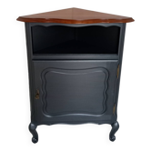 Corner cabinet
