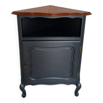 Corner cabinet