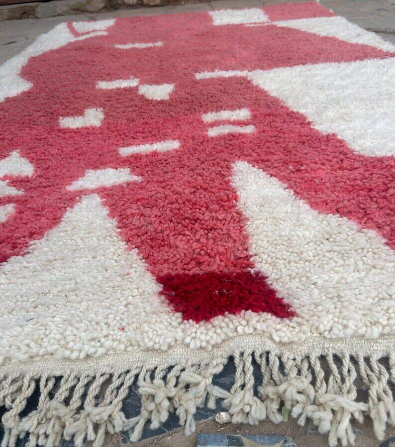 Handmade Berber rug in pure wool, size 150 x 250 cm