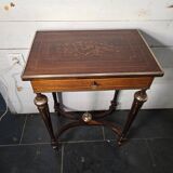 Napoleon III hairdresser in walnut and brass marquetry from the 19th century.