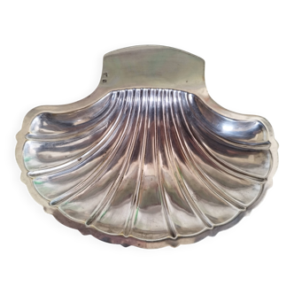 Butter dish, small bowl or shell-shaped trinket dish in silver-plated metal.