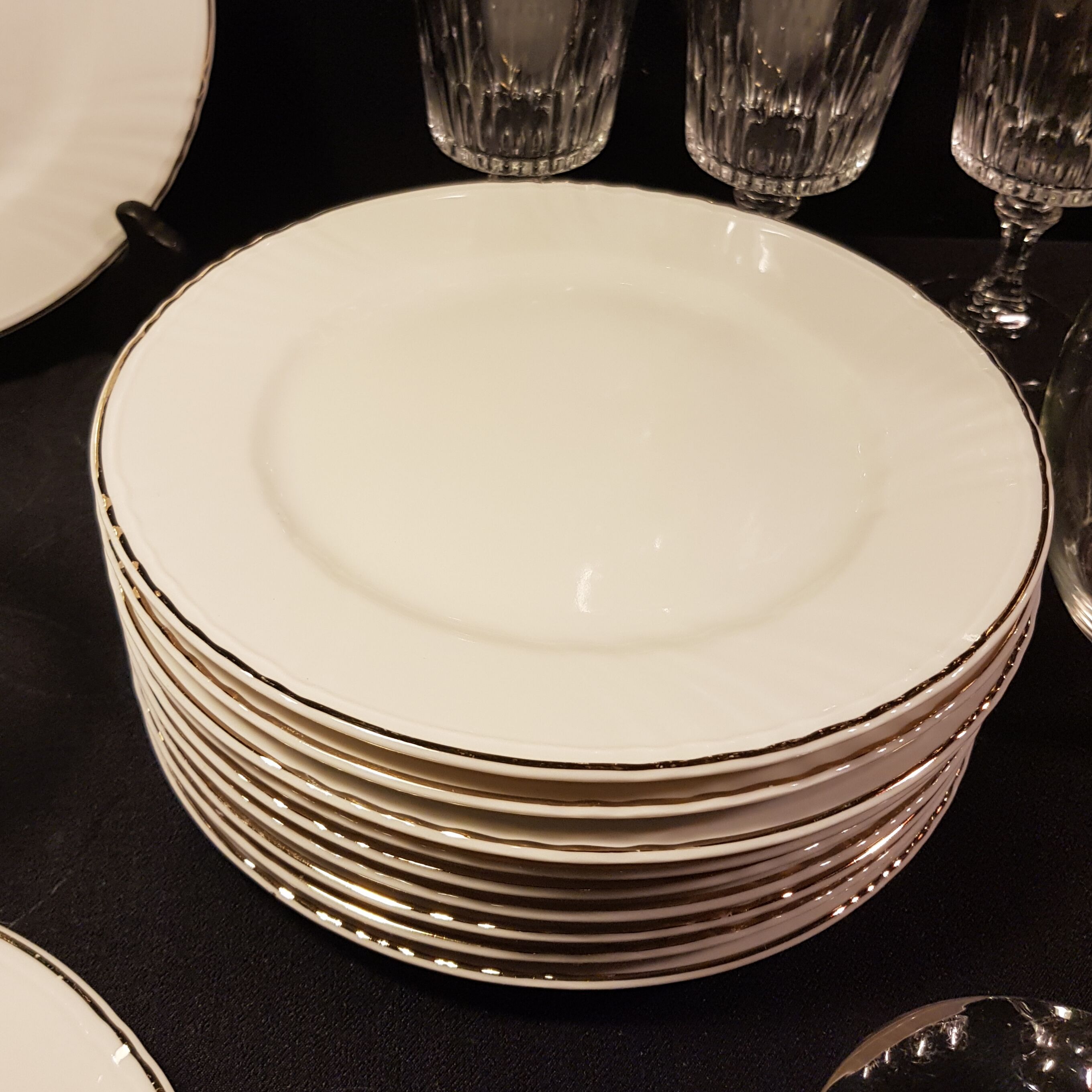 9 Porcelain dessert plates