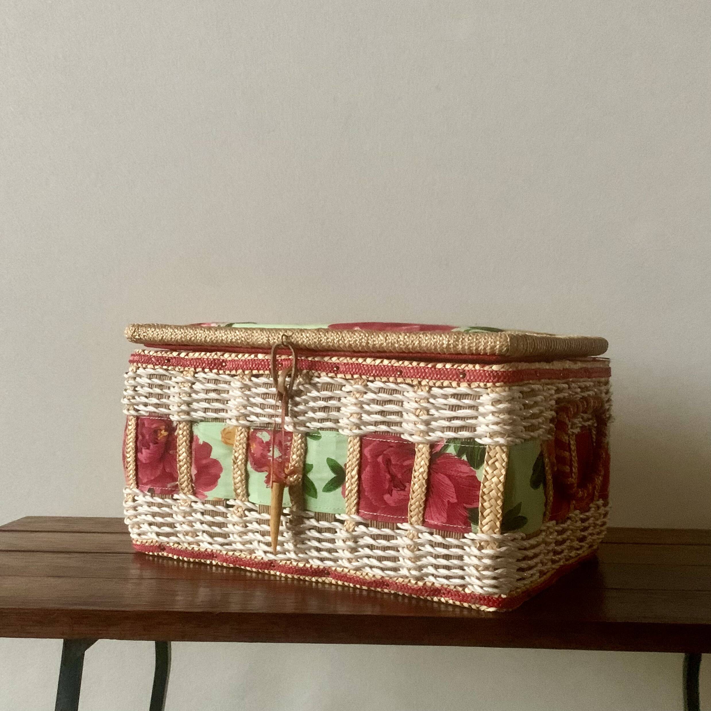 Vintage sewing basket in rattan and floral fabric