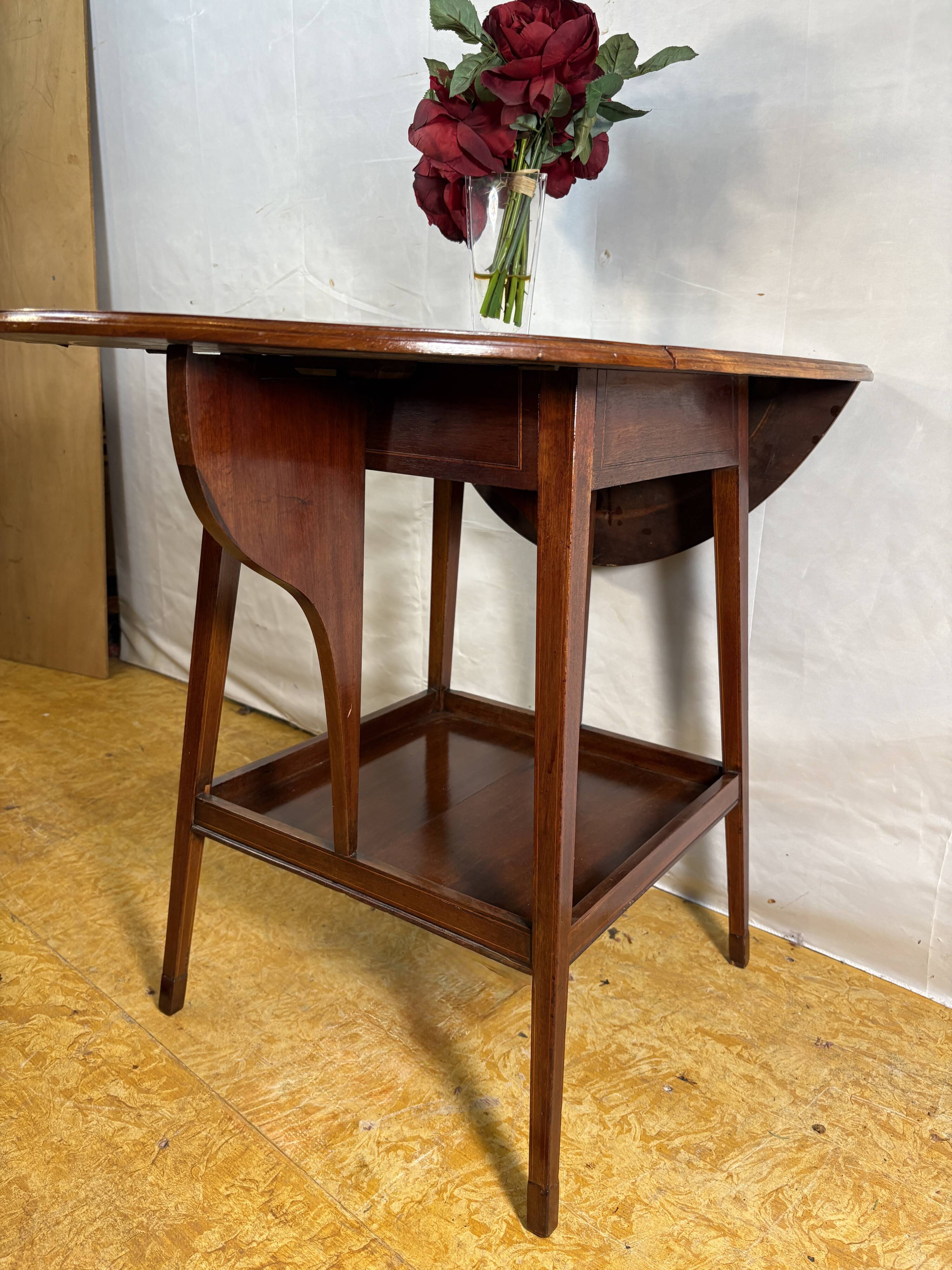 Antique Edwardian Mahogany Oval Drop Leaf Side Table (Circa 1900–1930)