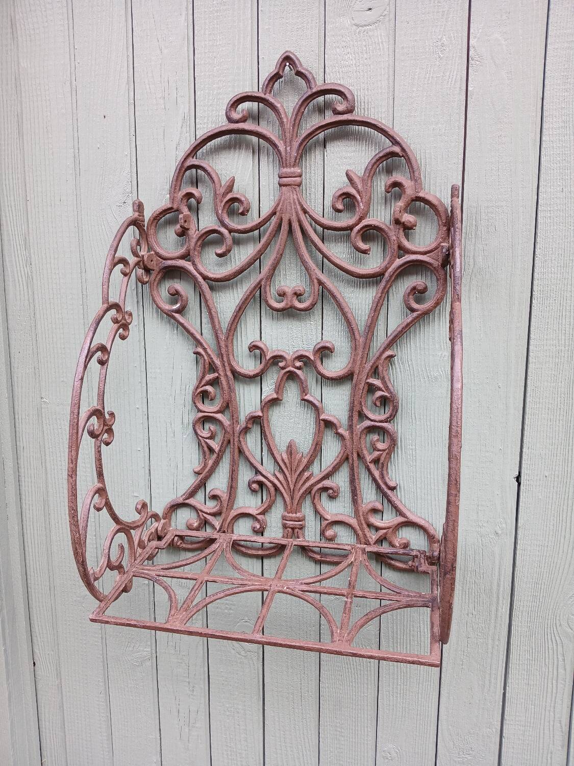 Étagère murale en fonte