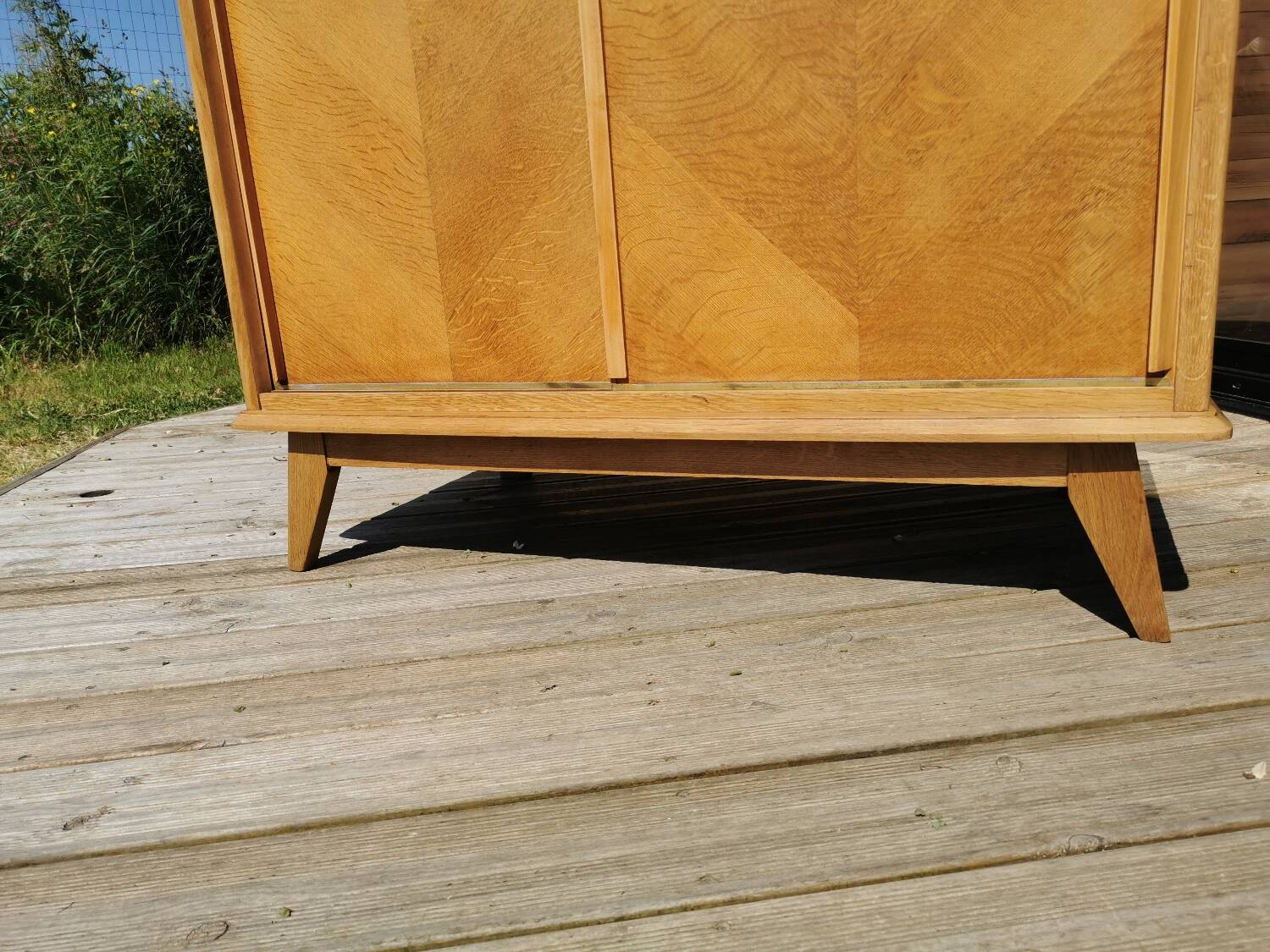 Vintage compact wardrobe