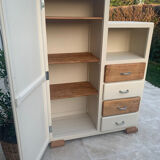 Ancienne armoire asymétrique