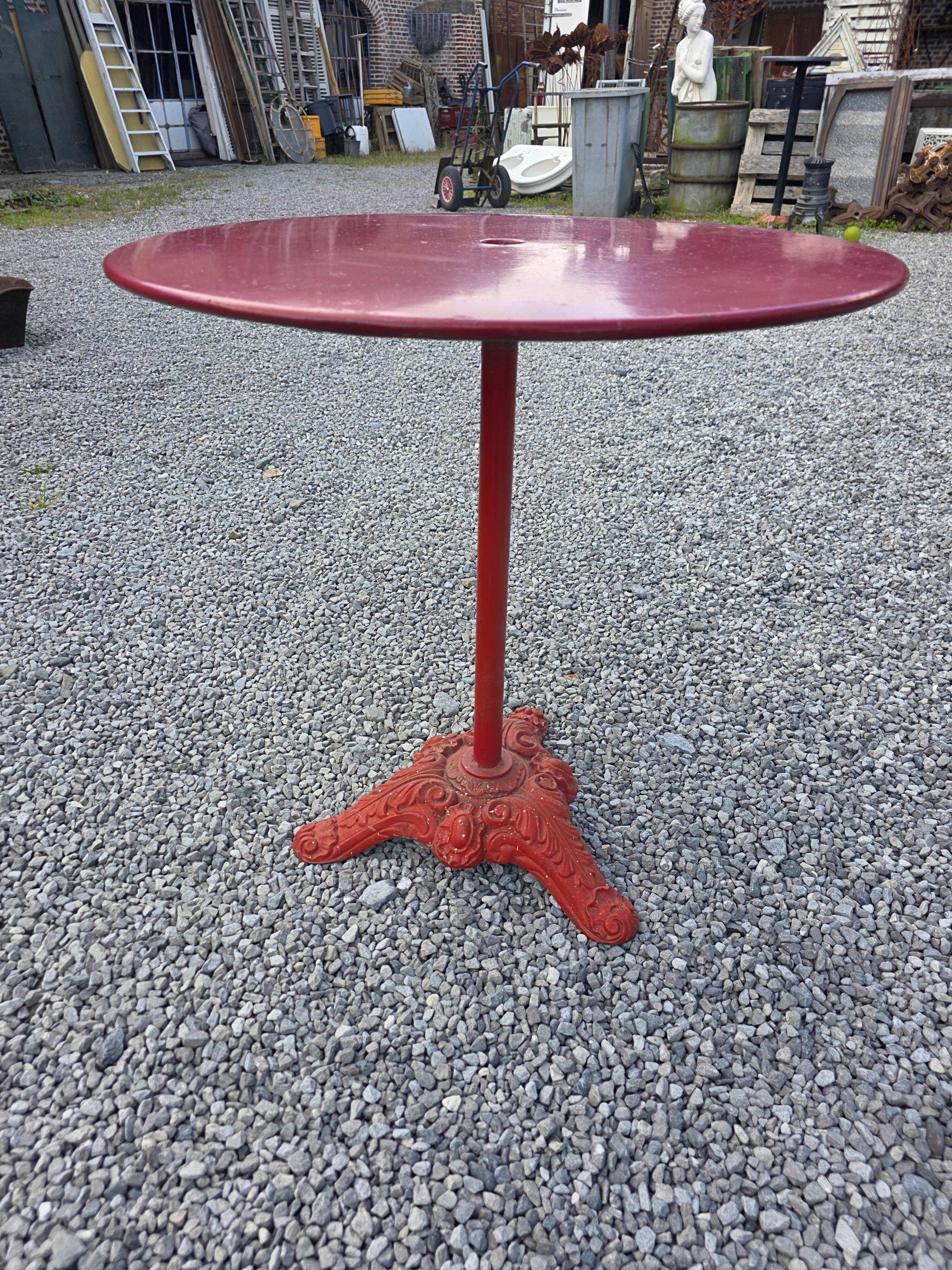 Table guéridon de bistrot en fonte et fer du XXe