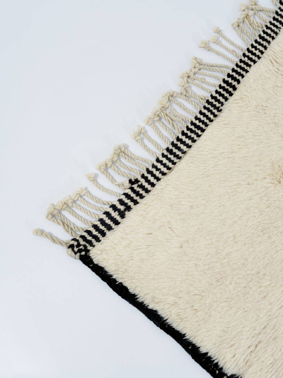 Tapis blanc-noir marocain fait main traditionnelle 250cmx150cm