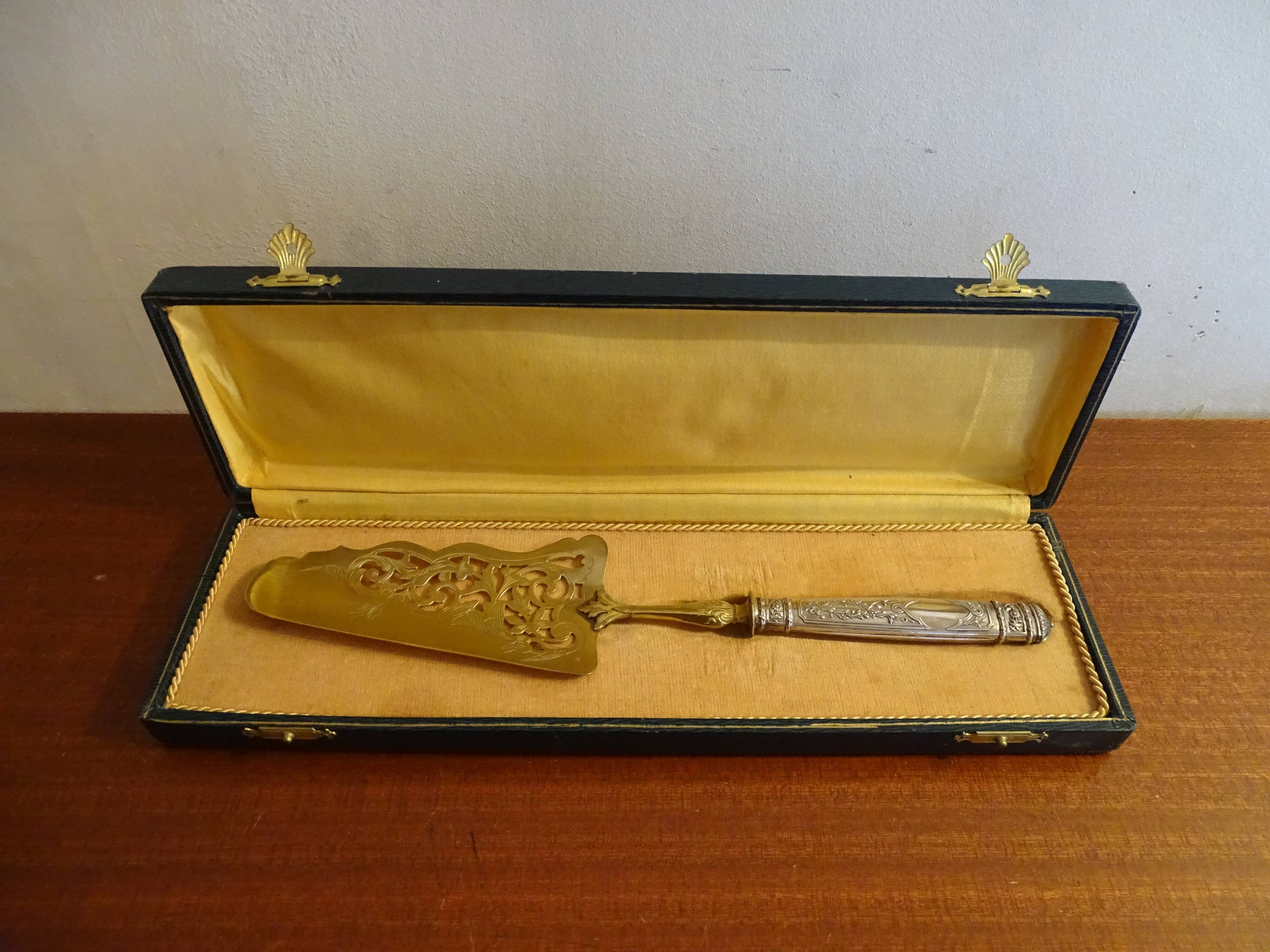 Silver pie shovel filled and vermeil old 1900 punch minerva