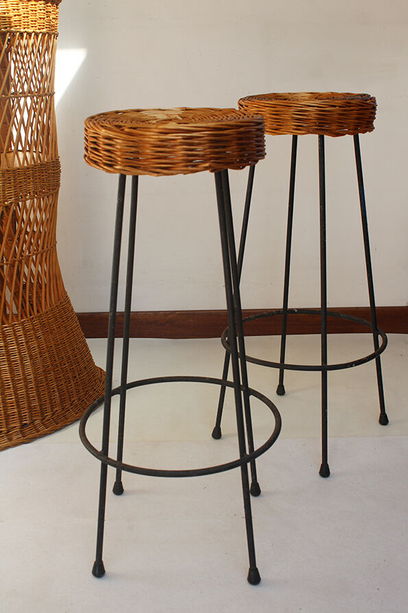 Rattan bar and 2 metal foot stools