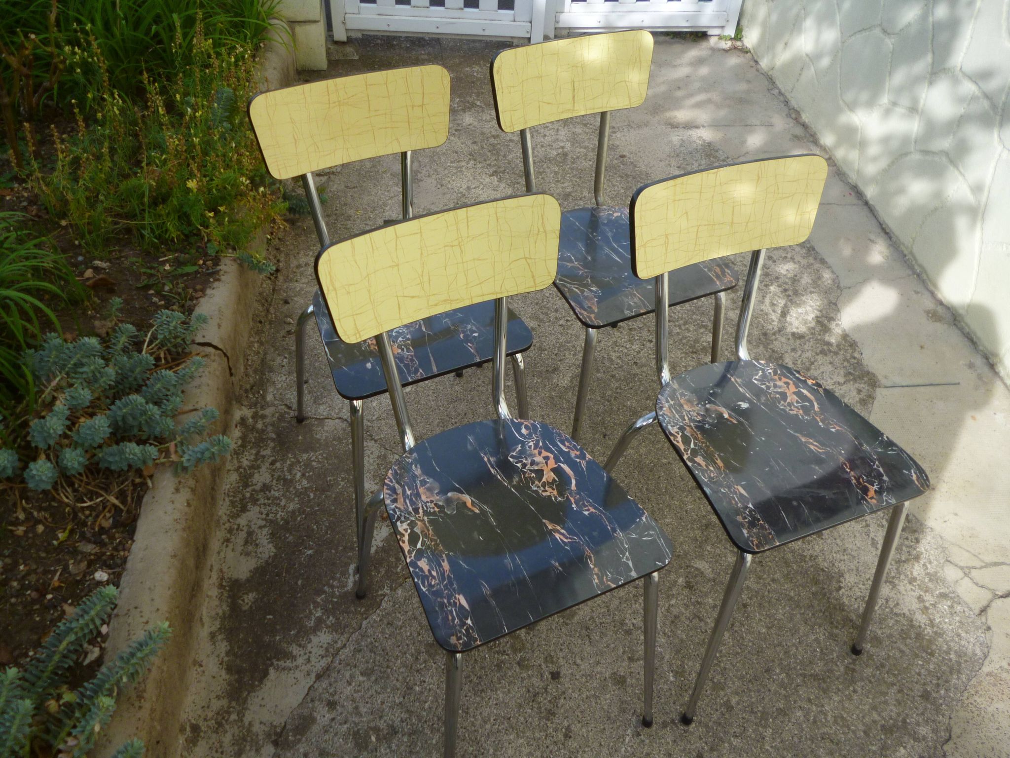 4 formica chairs with chrome legs