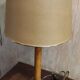 Lampe de table en bois et laiton