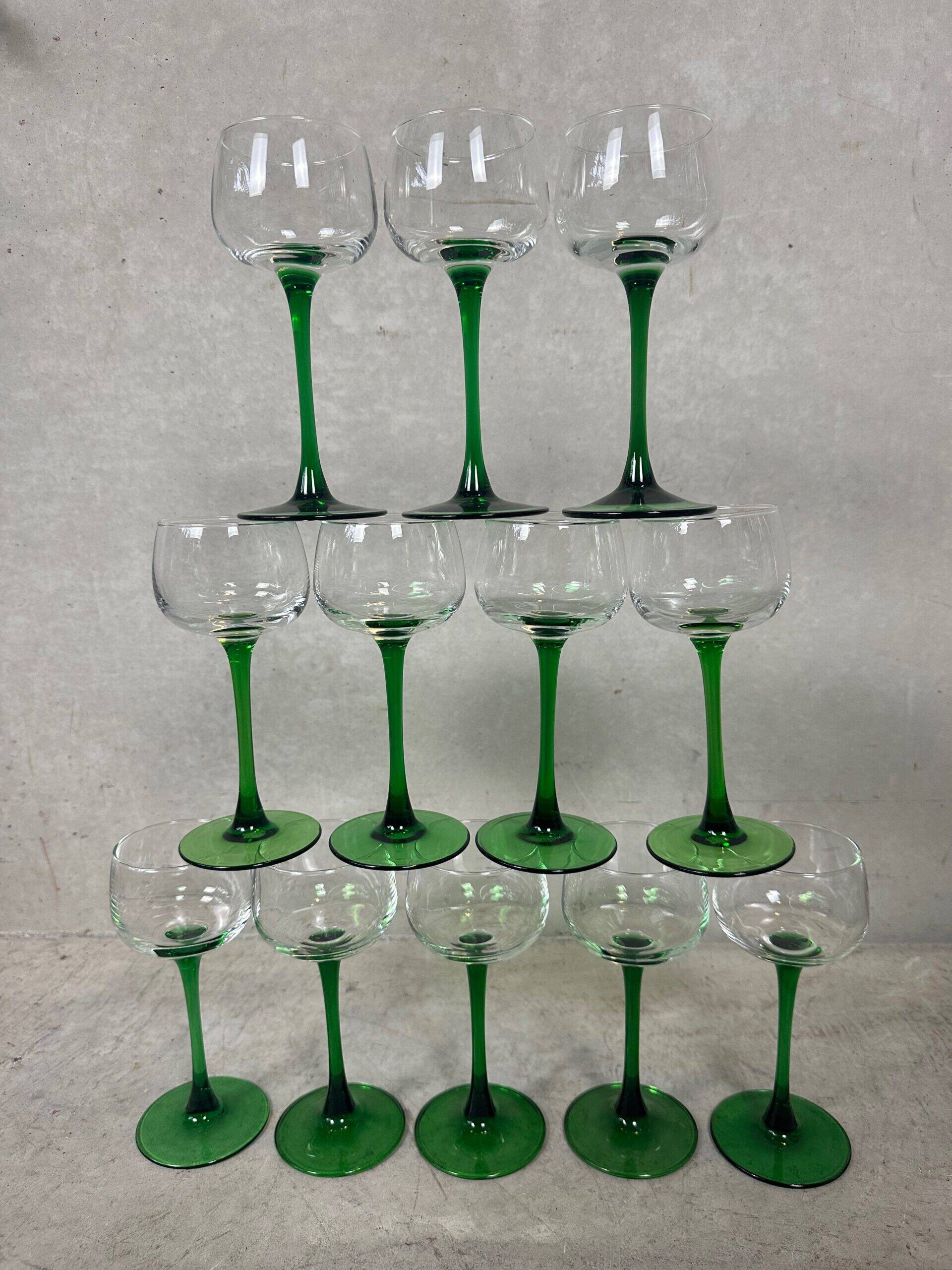 12x vintage wine glasses – Luminarc