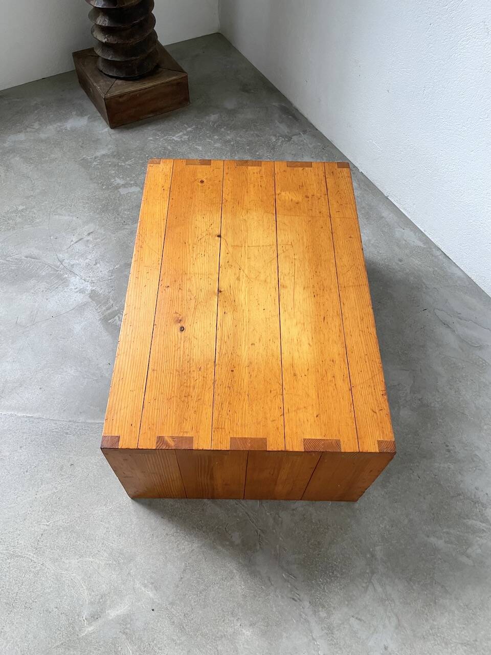Maison Regain pine coffee table