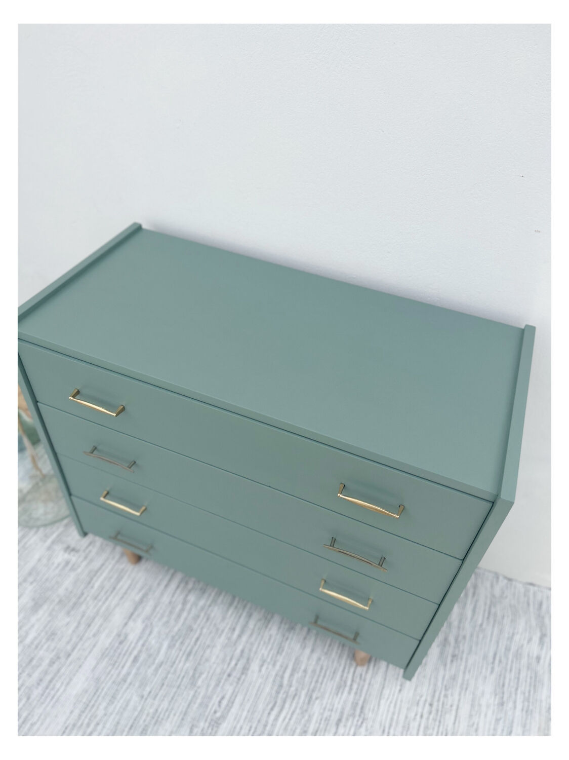 Vintage chest of drawers