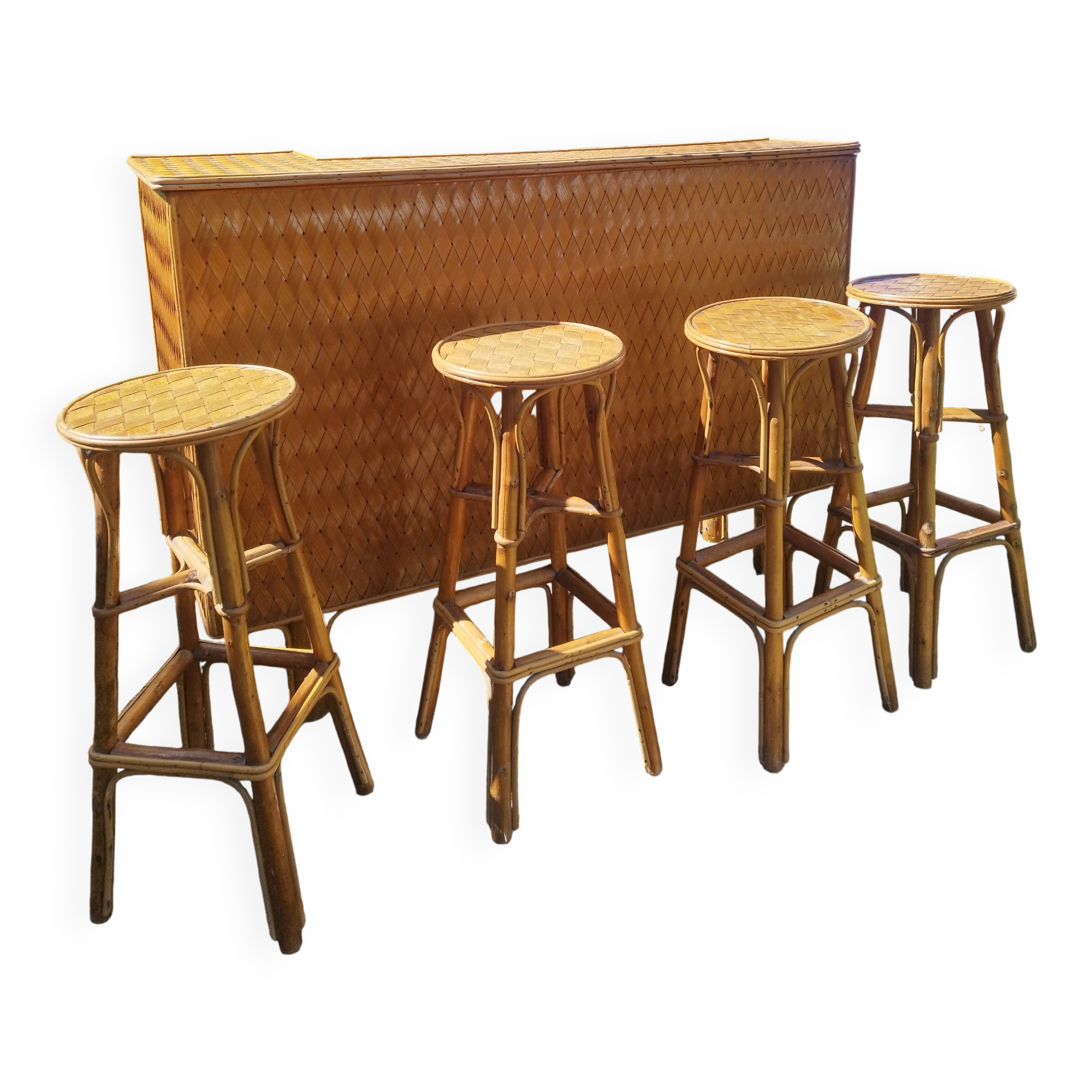 Vintage rattan bar