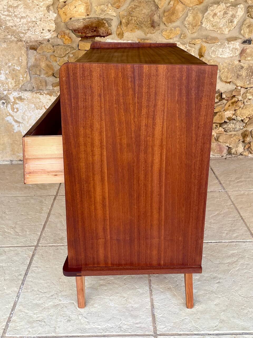 Vintage chest of drawers with 4 drawers, splayed legs circa 1960s