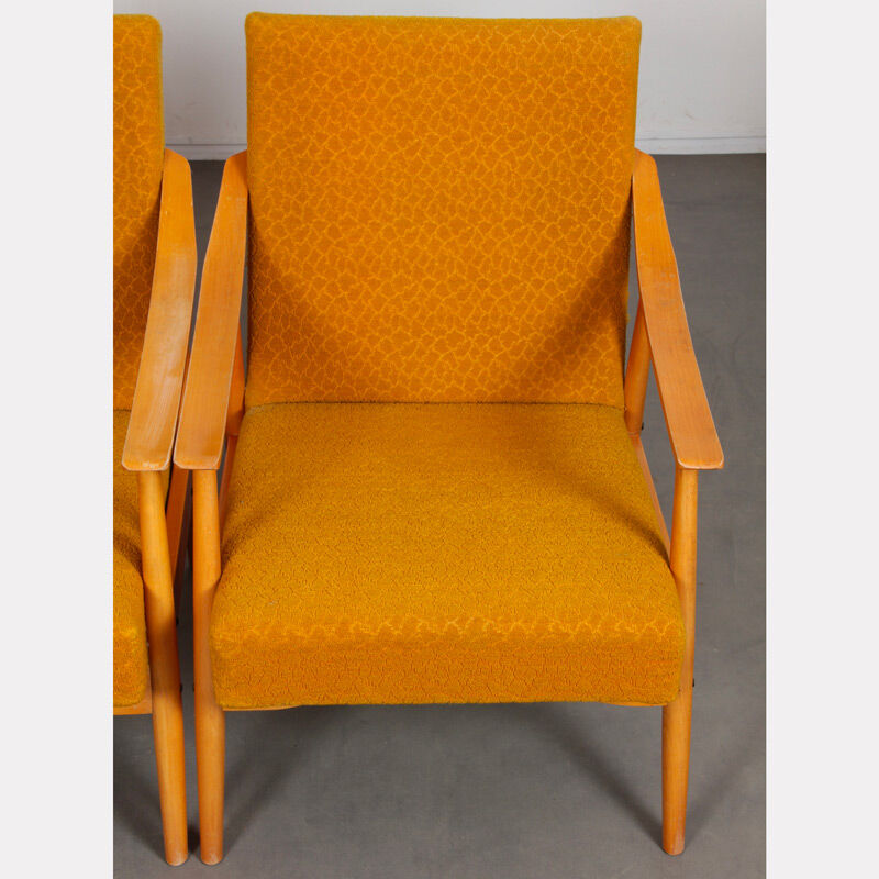 Paire de fauteuils en bois des années 1970