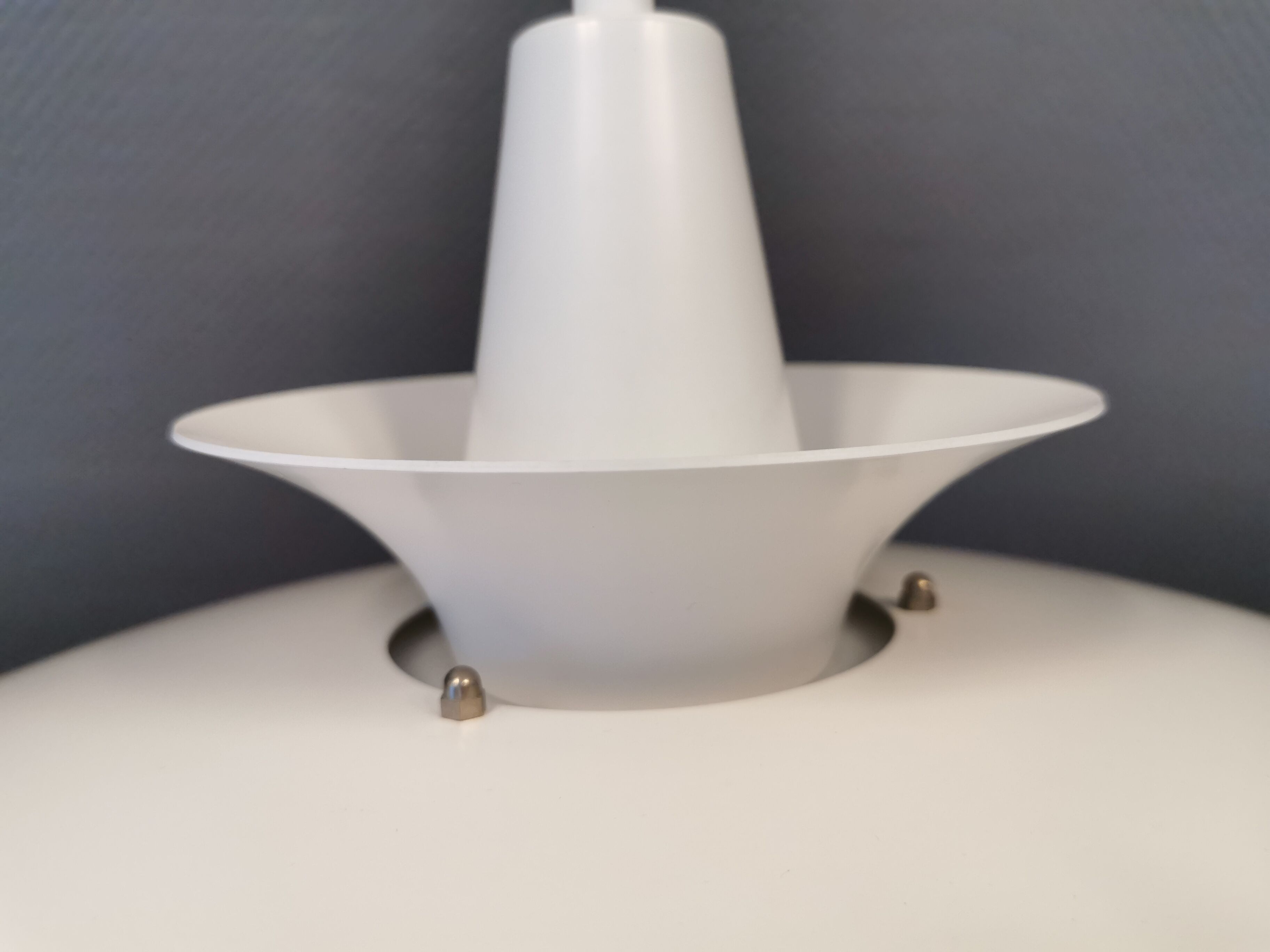 Classic danish designed hanging lamp from the 80s, in white lacquered metal