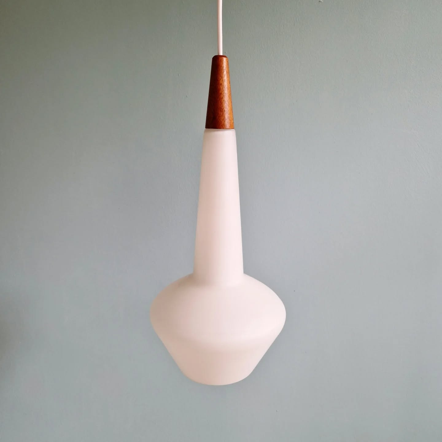 Scandinavian suspension in satin white opaline, 1960.
