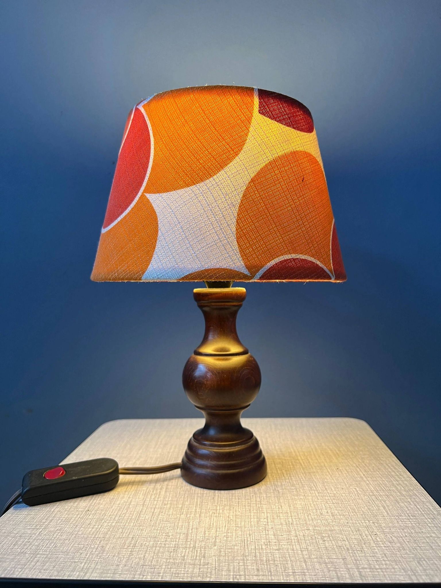 Lampe de table vintage Space Age avec abat-jour textile orange