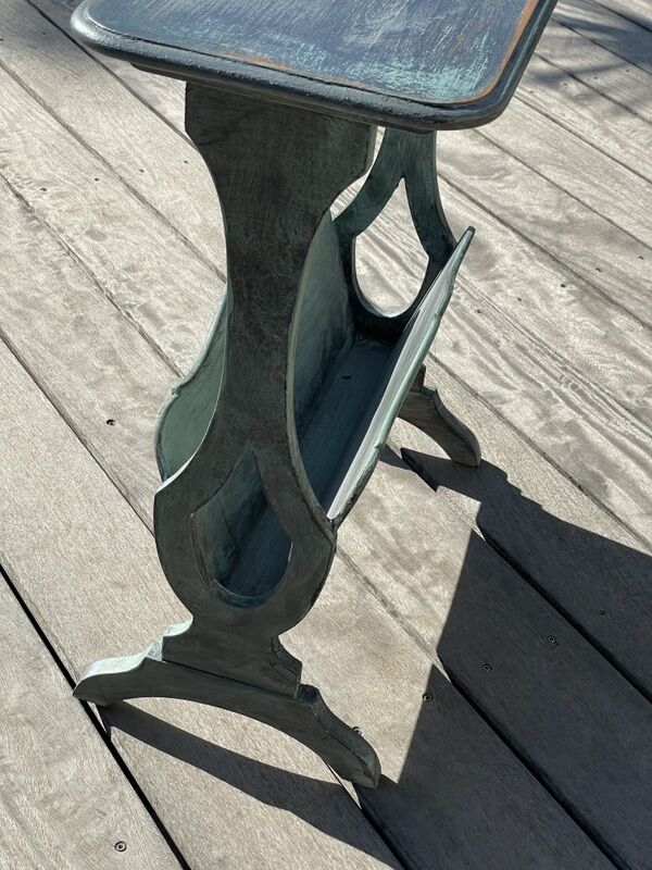 Pettie console magazine holder