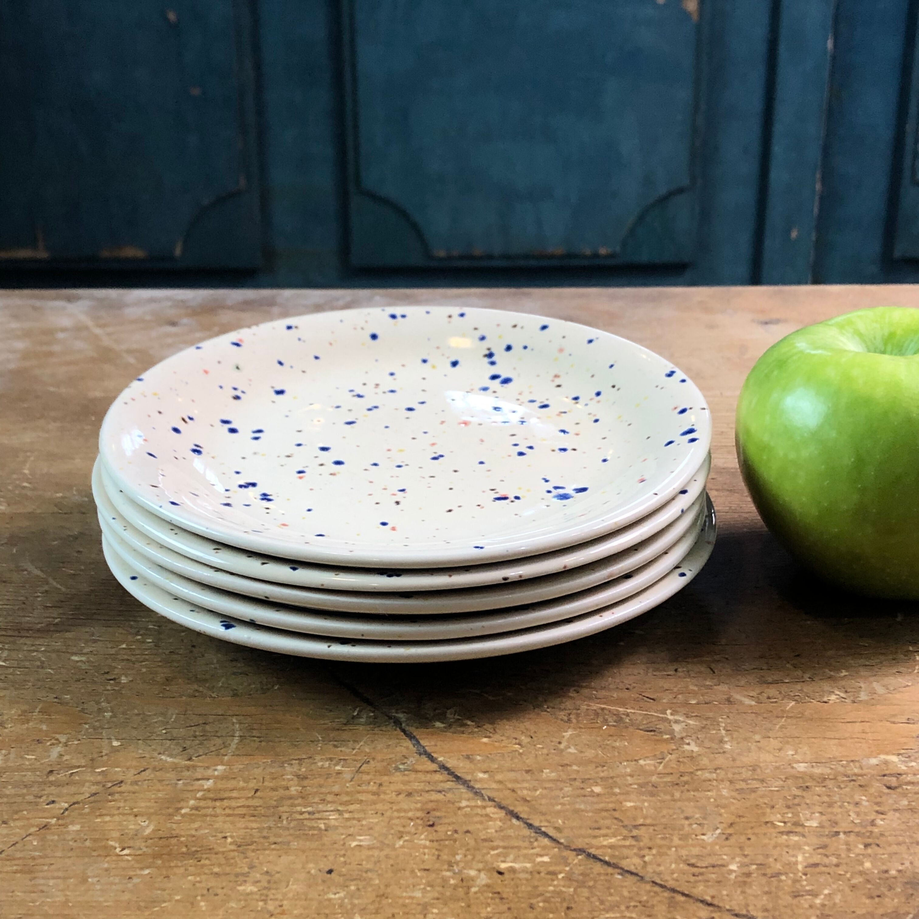 5 plates in English earthenware John Tams