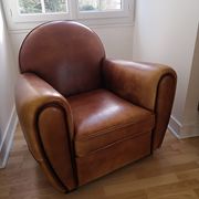 Tawny vintage leather club chair