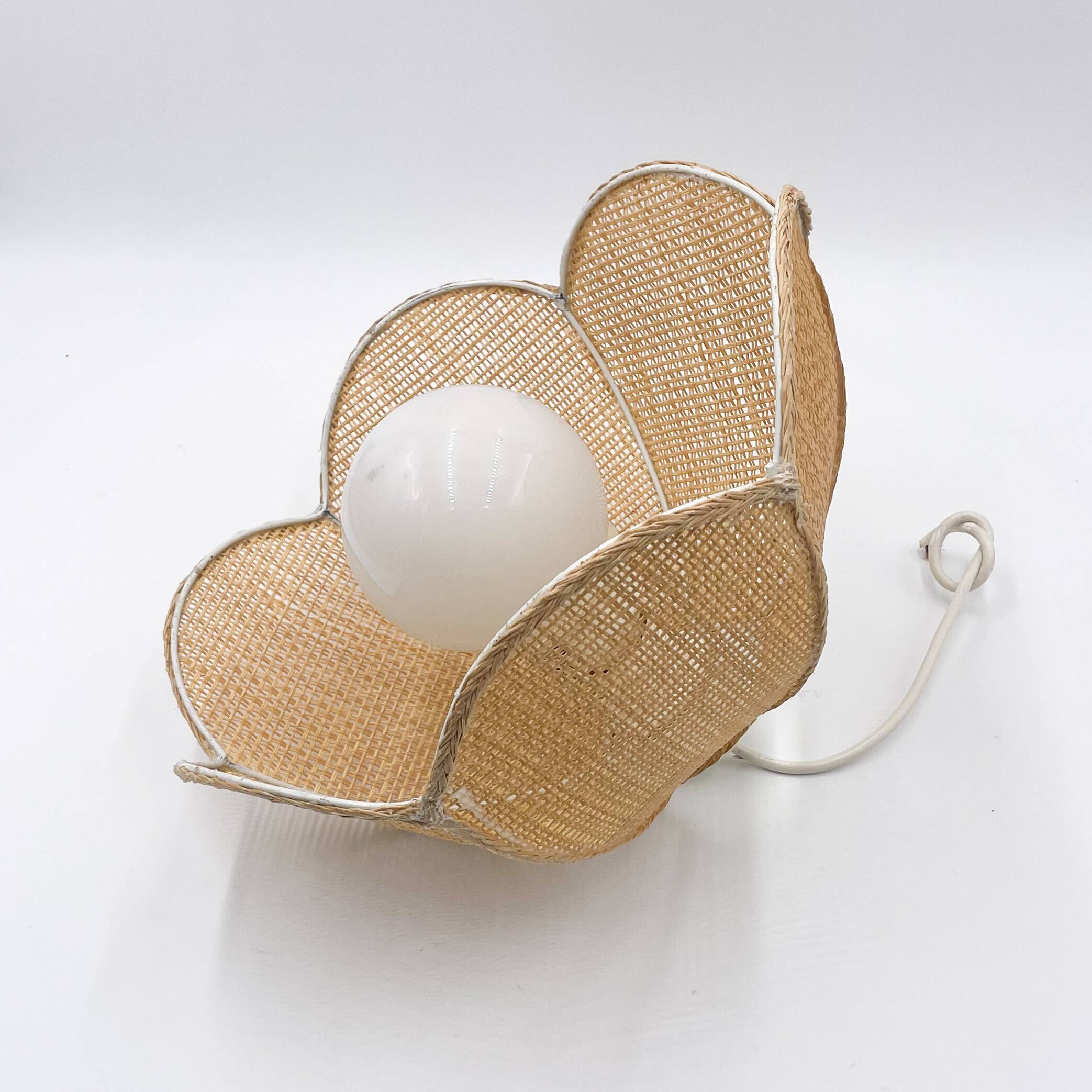 Vintage wicker flower pendant light