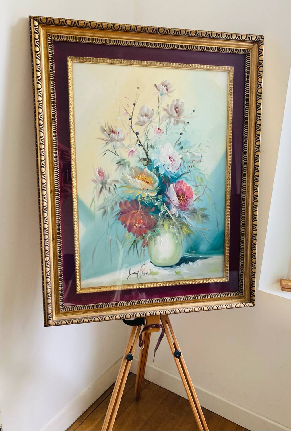 Large HST painting depicting a floral bouquet signed Lina Pont (?)