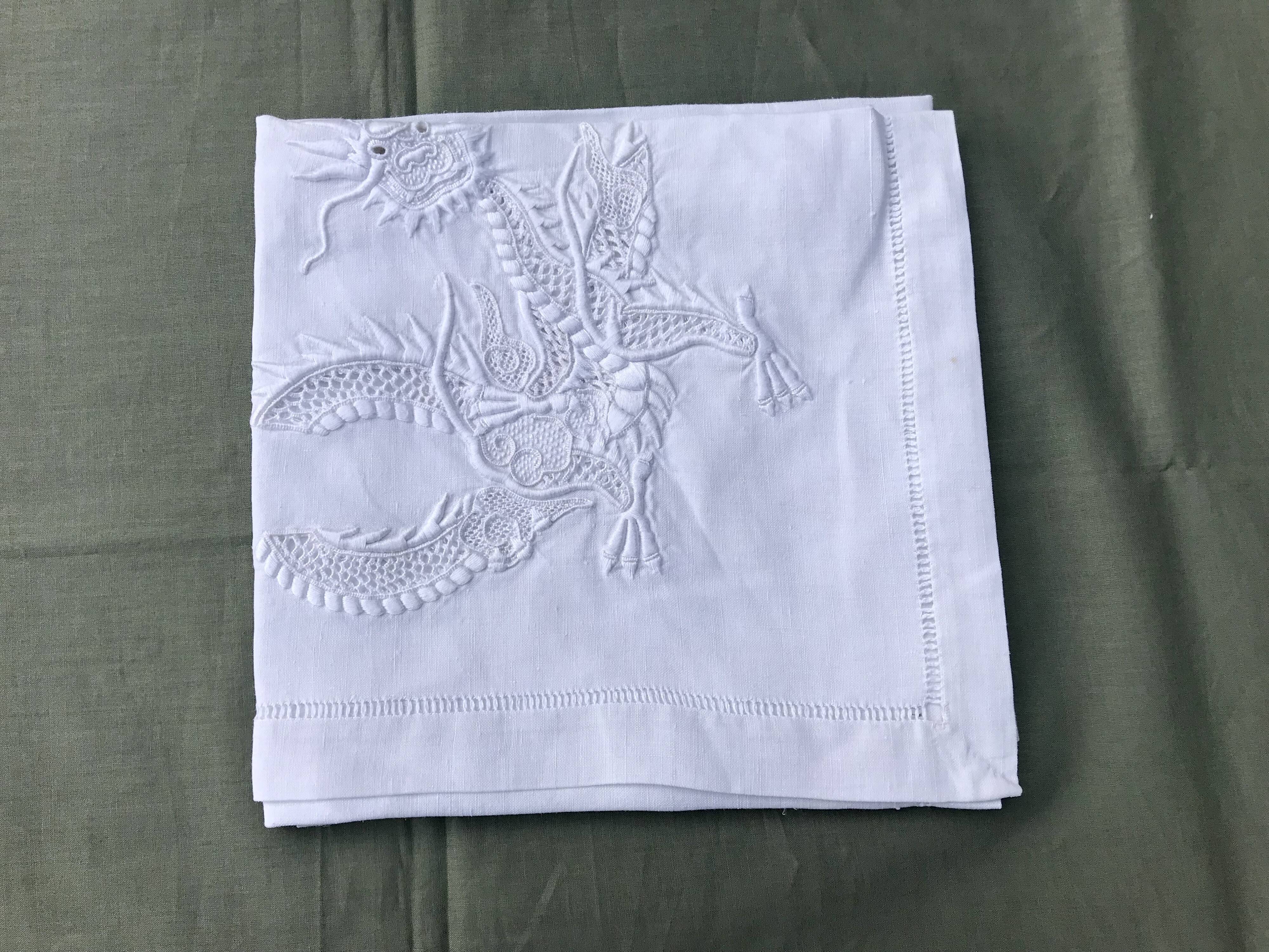 Tablecloth li!n pattern "dragons"
