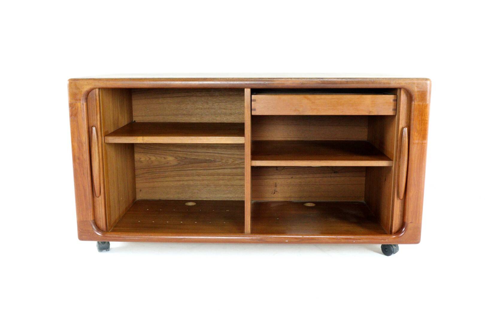 Dyrlund audio / tv cabinet 'Gronhoj'