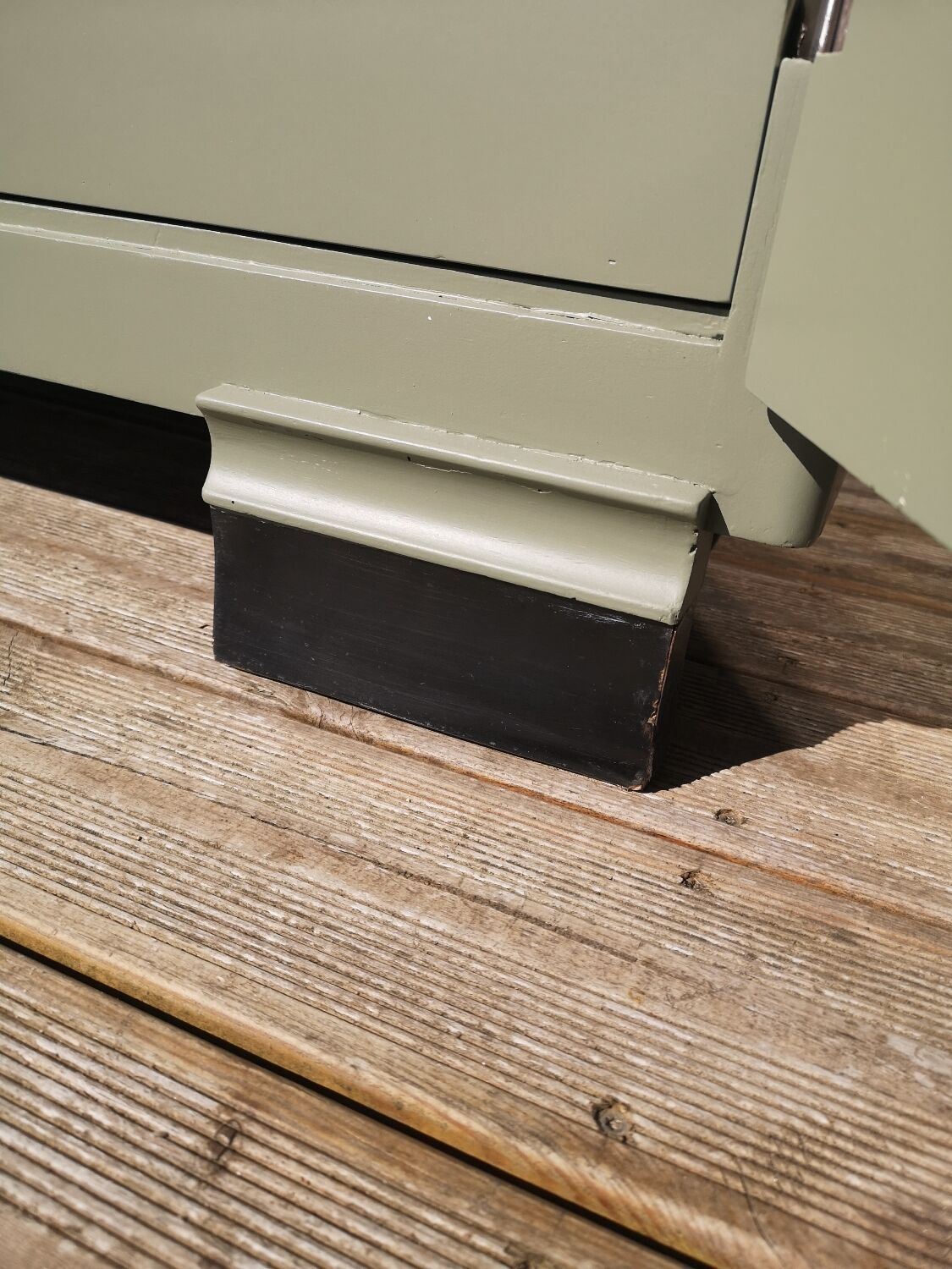 Renovated compact Mado buffet