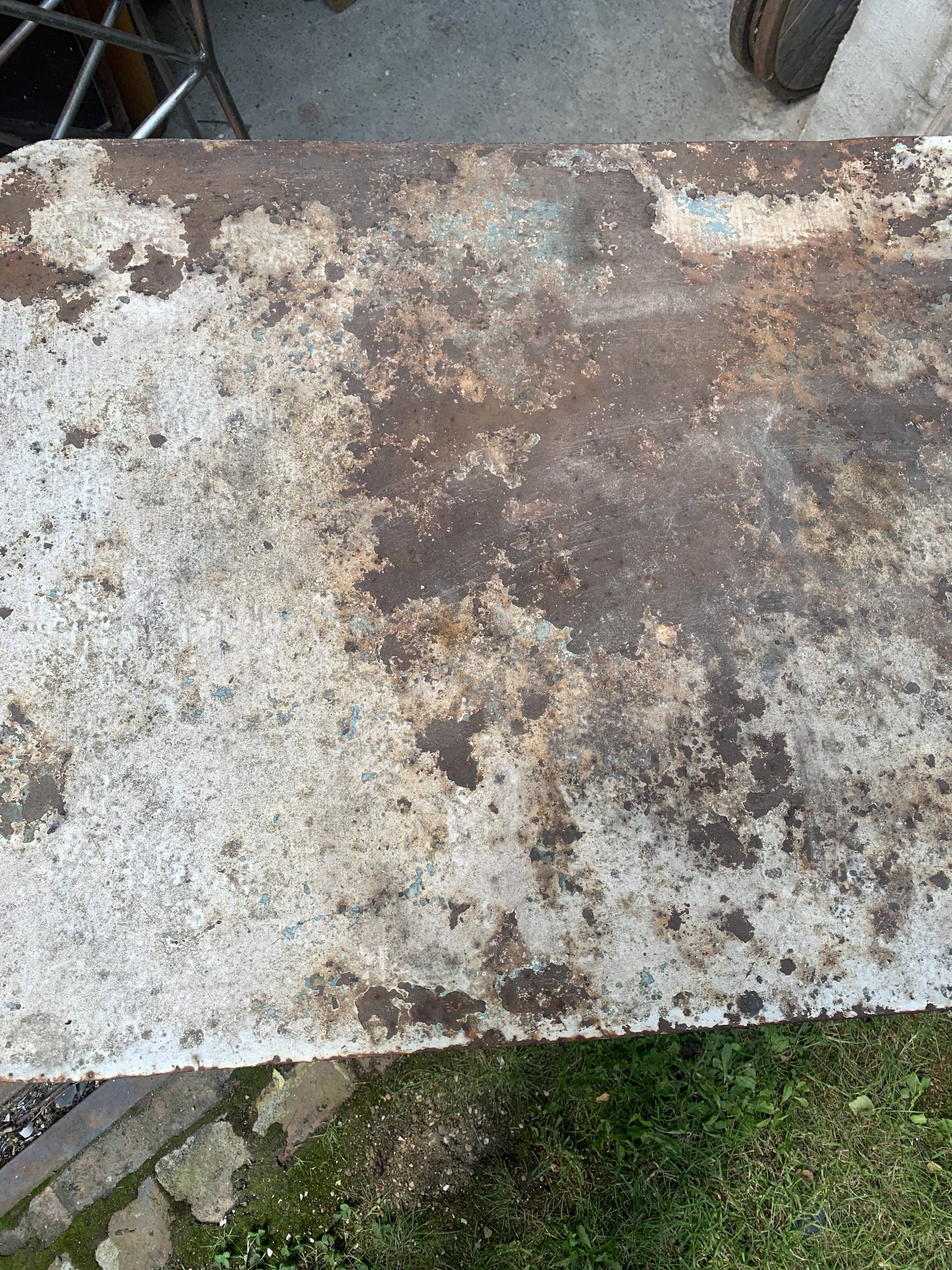 Rectangular folding garden table