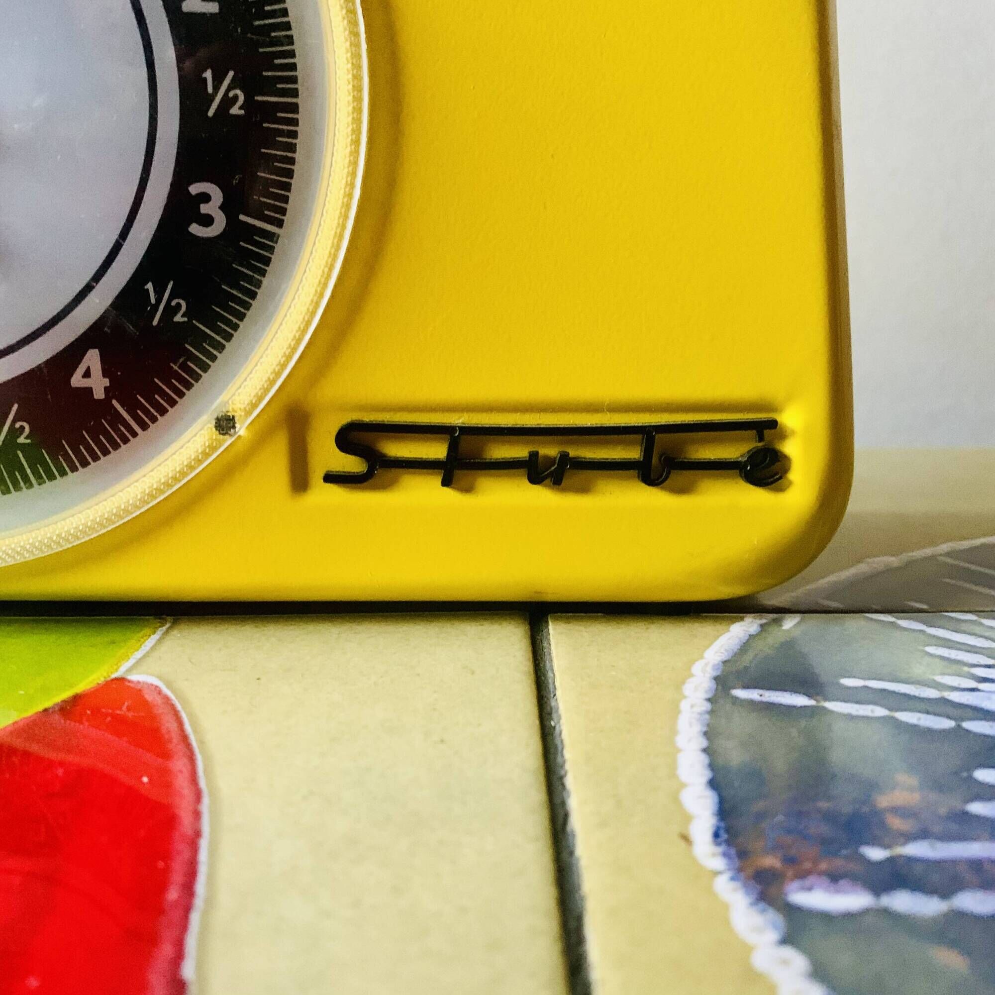 Stube - vintage yellow kitchen scale in enameled metal - force 10