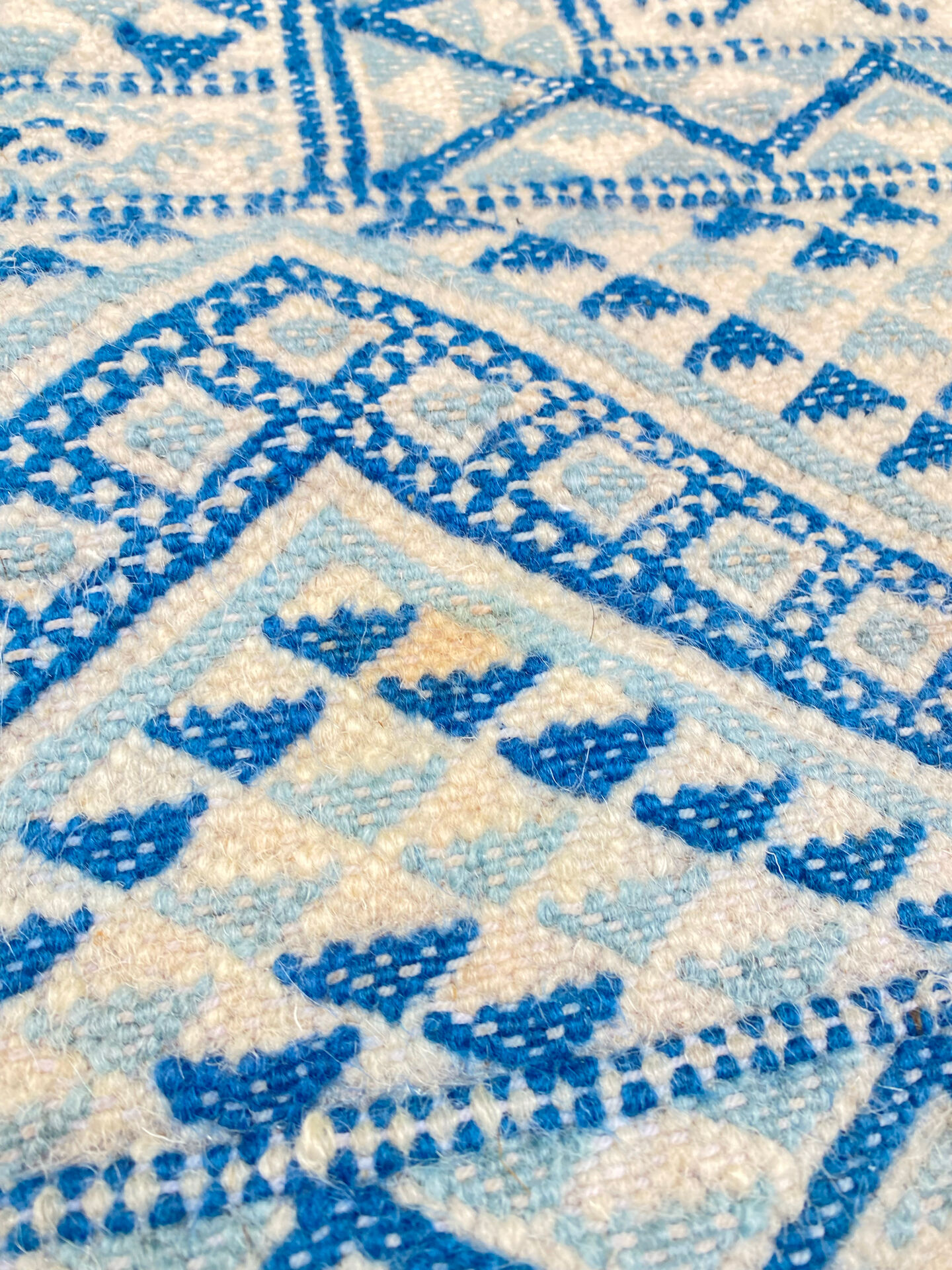 Tapis en laine berbere Margoum