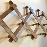 Oak accordion coat rack with 10 hooks