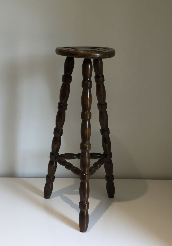 Tabouret haut tripode en bois tourné