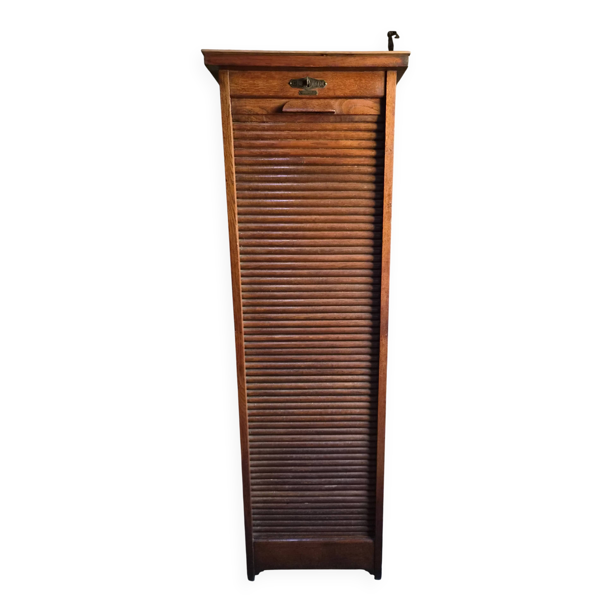 Armoire ancienne française à rideau en chêne, vers 1920–1930