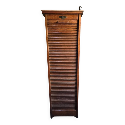 Armoire ancienne française à rideau en chêne, vers 1920–1930